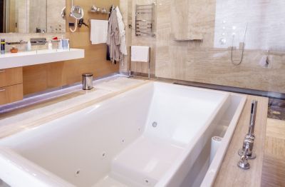 Compact Bathtub